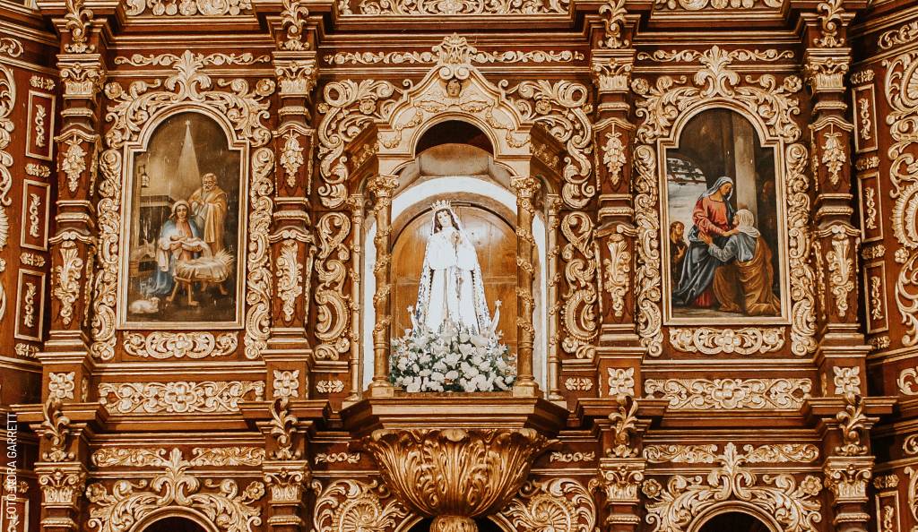 Convento-San-Antonio-de-Padua-Altar-Virgen-Izamal-by-Nora-Garrett-1