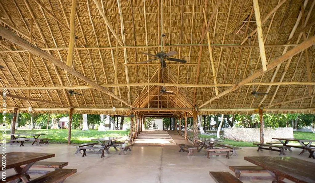 Hacienda-San-Juan-de-las-Flores-palapa-by-Facebook