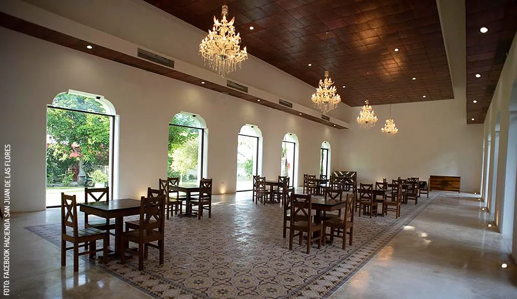 Hacienda-San-Juan-de-las-Flores-salon-by-Facebook