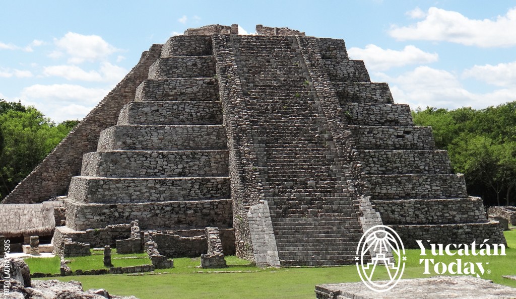 Mayapan, maya archeological site by-Laura-Pasos