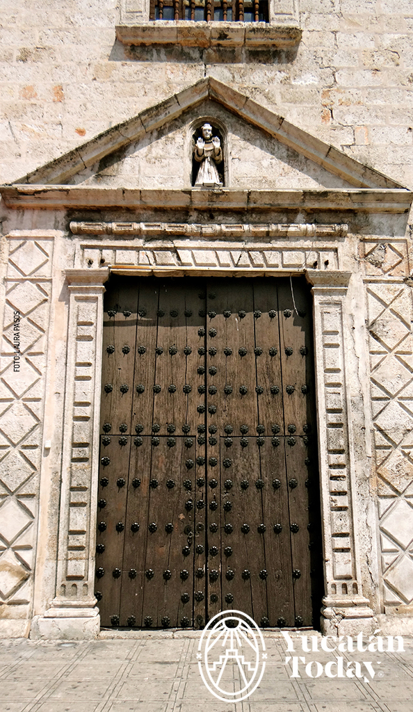 Merida Mejorada puerta iglesia