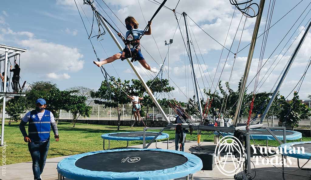 Parque-Extremo-trampolin-by-Cassie-Pearse-2