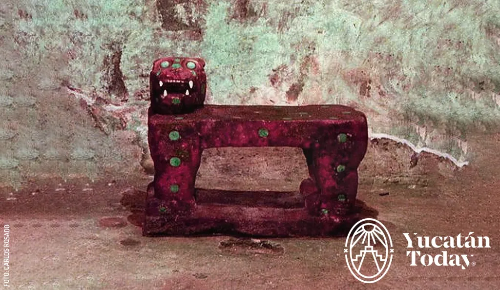 Trono-jaguar-en-Chichén-Itza-by-Carlos-Rosado
