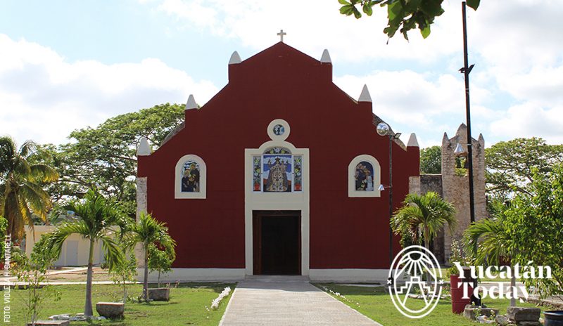Iglesia Nuestra Señora de la Candelaria en Yaxkukul