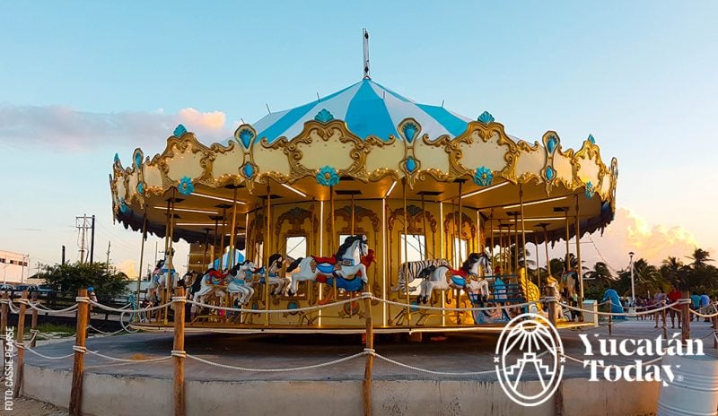 Carrusel en el Malecon Inernacional de Progreso