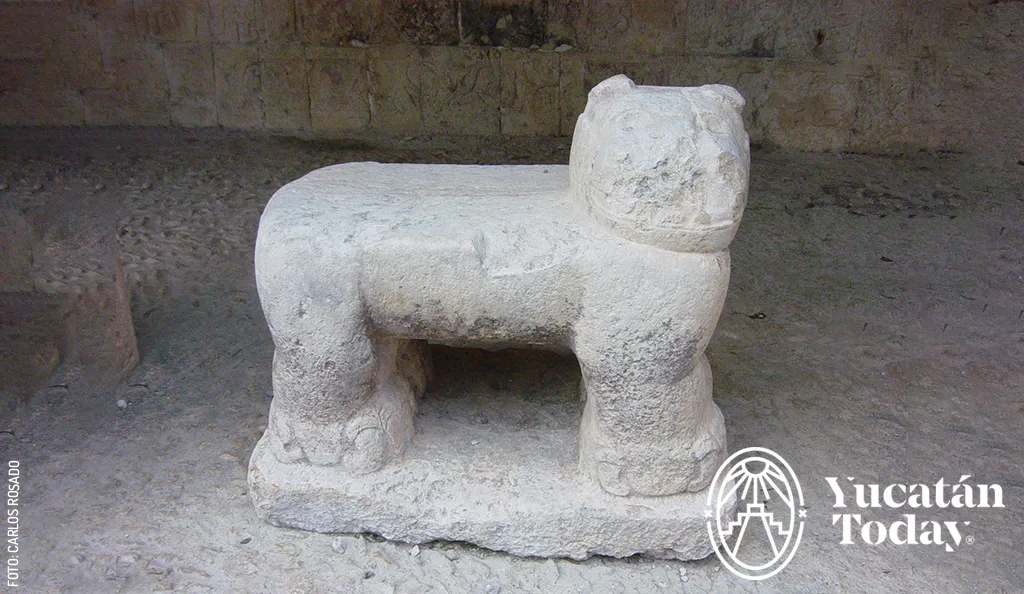 Jaguar-Chichen-Itza-by-Carlos-Rosado