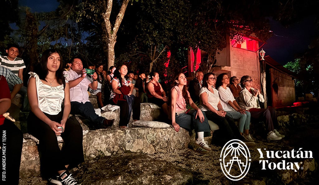 Juan-Balan-publico-Teatro-Indigena-by-Andrea-Mier-y-Teran