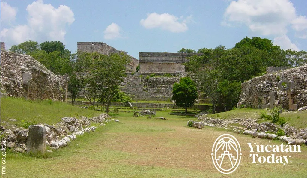 Juego-de-Pelota-Uxmal-by-Carlos-Rosado