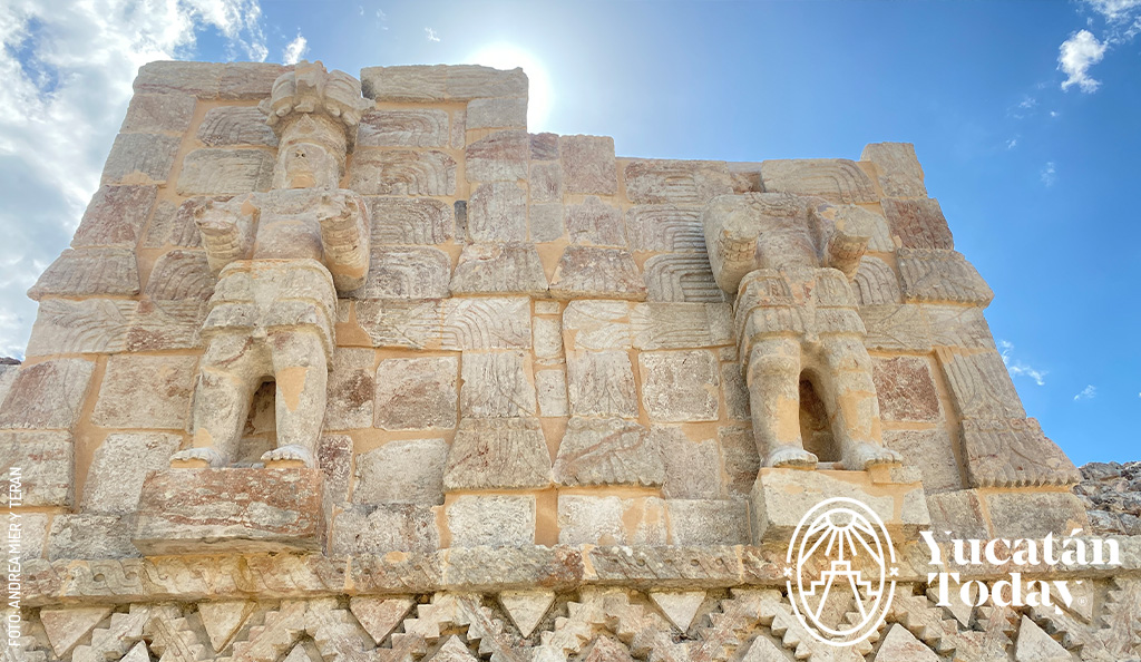 Kabah-Atlantes-Guerreros-Gobernantes-Ruta-Puuc-by-Andrea-Mier-y-Teran