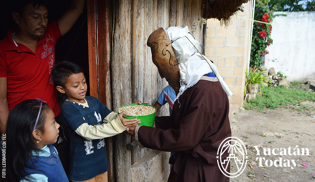 La-Danza-de-Senores-de-Chikindzonot-3-by-Leobardo-Coox-Tec