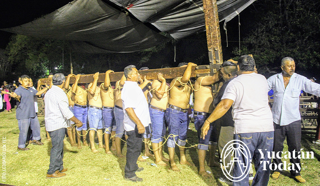 Mani-Kuuch-Kruus-cruz-by-Leobardo-Cox-Tec