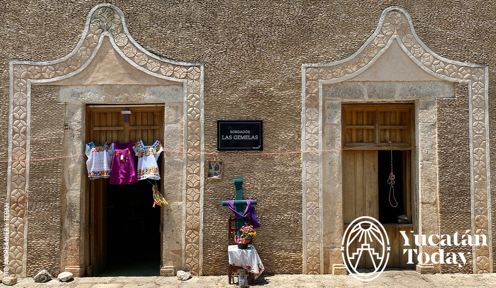 Mani-cruz-morada-bordado-hipil-by-Andrea-Mier-y-Teran