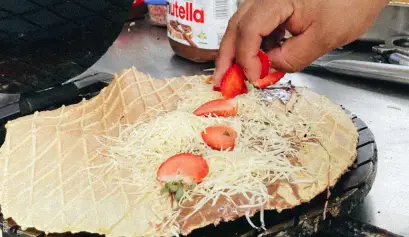 Marquesita-gorumet-fresas-nutella-queso-de-bola-by-Cecilia-García-Olivieri
