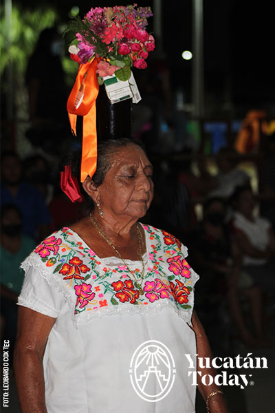 Pacua-en-Dzitas-ceremonia-balche-baile-mestiza-by-Leobardo-Cox-Tec