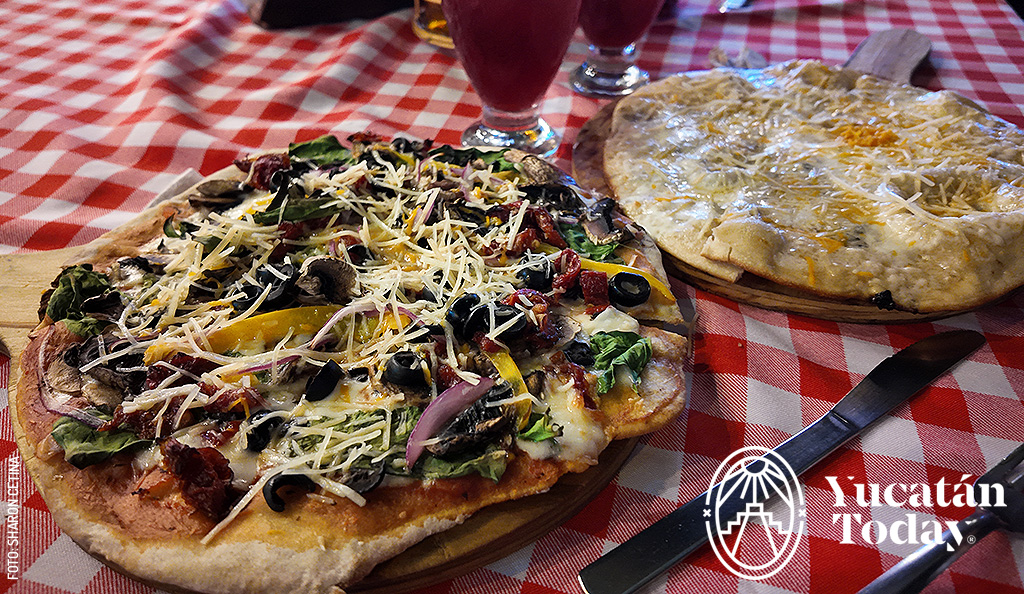 Pizzeria-Casa-de-Piedra-pizza-by-Sharon-Cetina