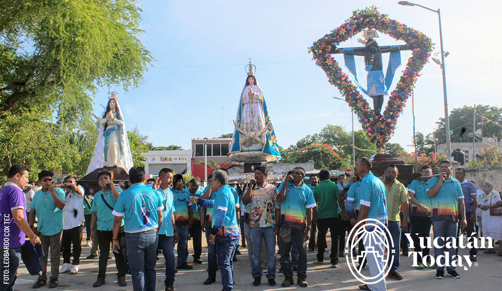 Prosecion-Virgen-Celestun-Cristo-Negro-barcos-by-Leobardo-Cox-Tec