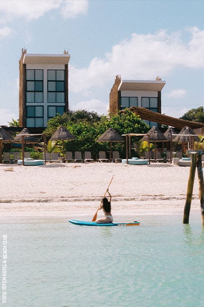 SUP-paddle-kayak-Hotel-&-Beach-Club