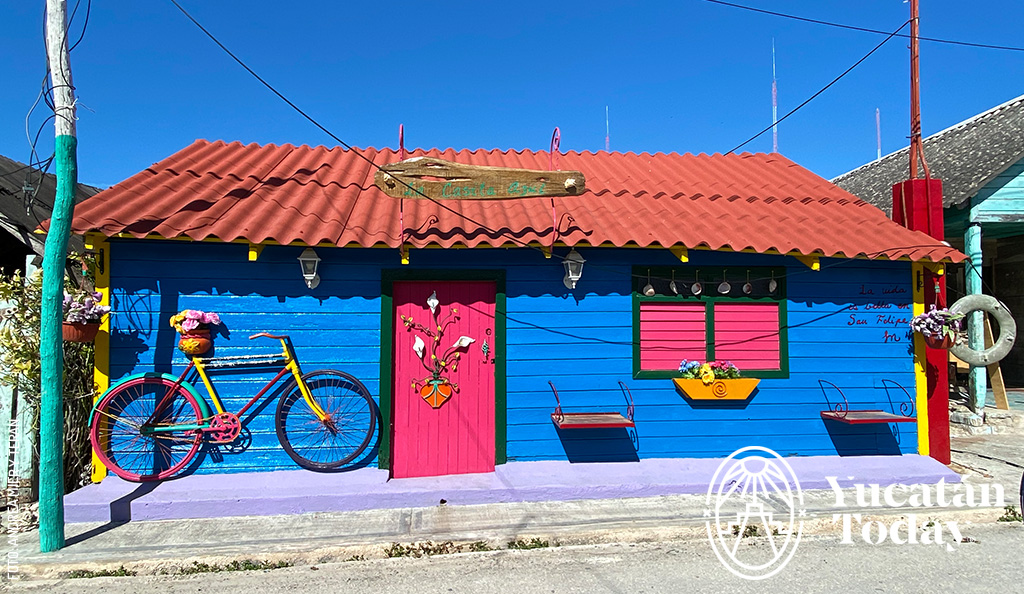 San-Felipe-Yucatan-casas-de-colores-by-Andrea-Mier-y-Teran