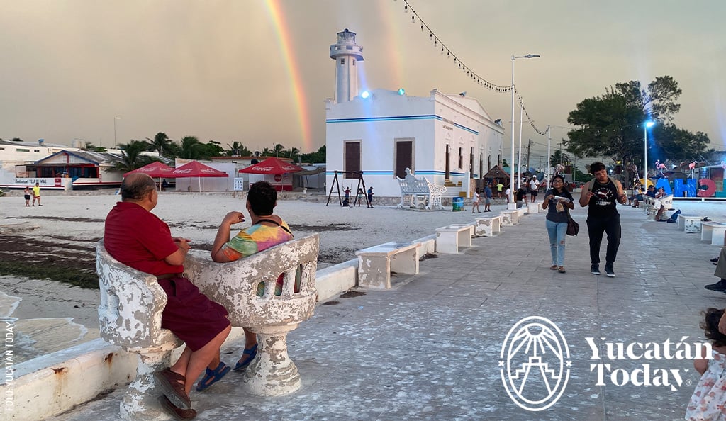 Telchac-Puerto-muelle-arcoiris-silla-confidente-tu-y-yo-by-Andrea-Mier-y-Teran-1