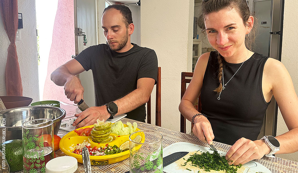 Tour-gastronomico-y-clase-de-cocina-de-Corazon-del-Mayab-by-Gustavo-Gurubiel-Pech