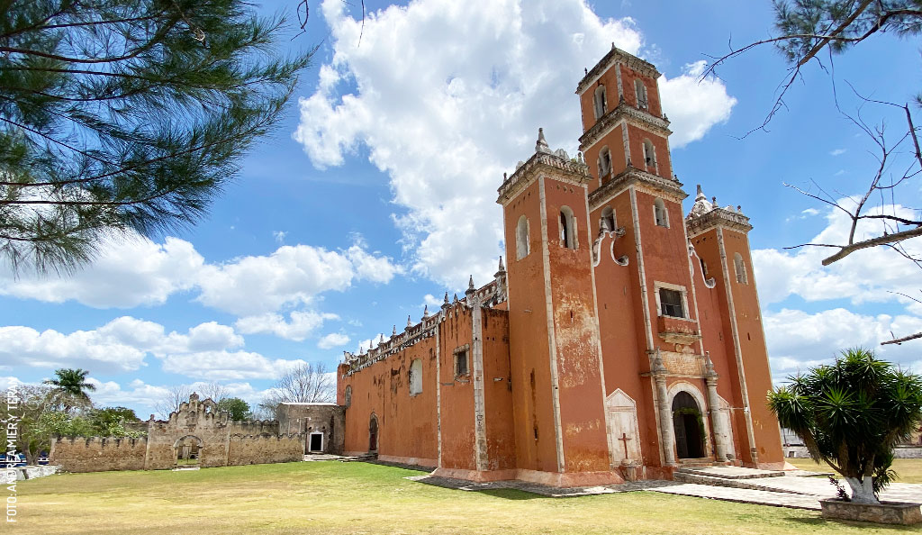 Yaxcaba-Templo-de-San-Francisco-de-Asis-by-Andrea-Mier-y-Teran