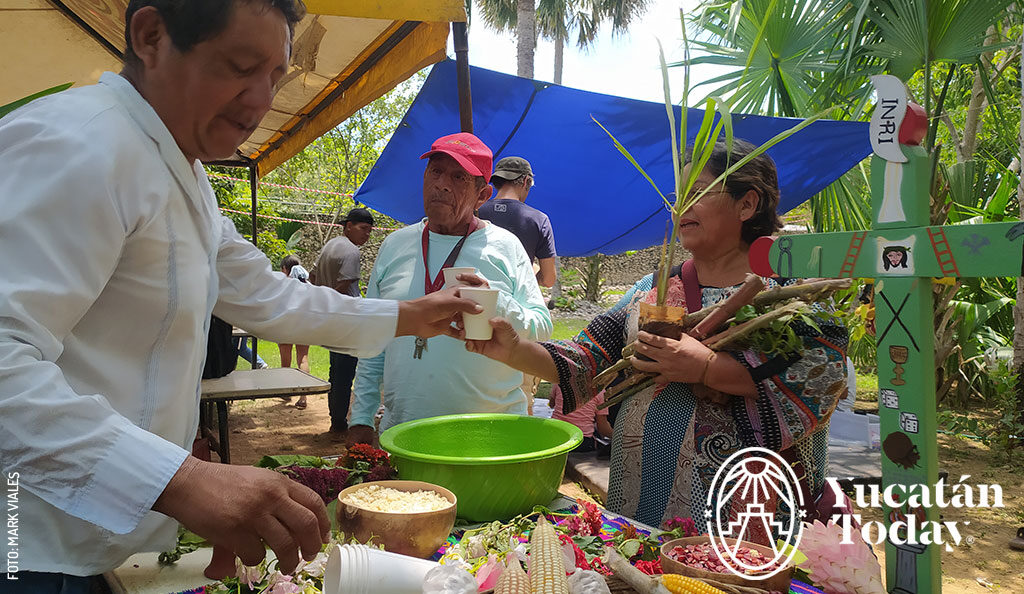 Ydelfonso-Yah-Alcocer-j-meen-maya-by-Mark-Viales