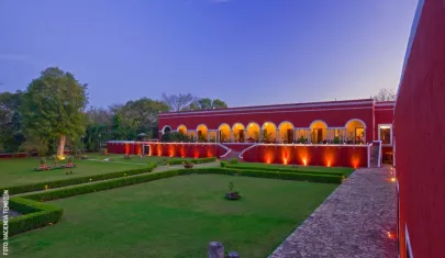 hacienda-temozon-exterior-noche-800x464